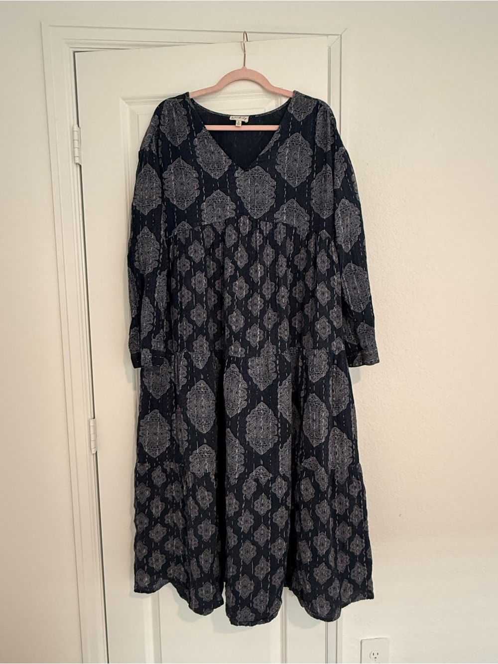 Wonderly Navy Patterned V-Neck Tiered Maxi Dress